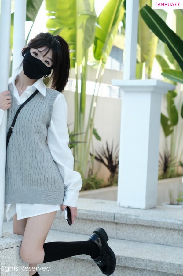 佘贝拉  [XiuRen]高清写真图 2023.01.17 No.6145 佘贝拉Bella 南京旅拍第28张图片